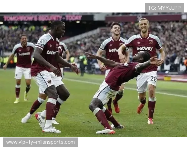 西汉姆联与伯恩利赛季表现对比及专家深度分析 西汉姆联与伯恩利赛季表现对比及专家深度分析