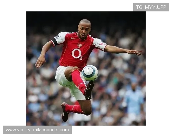 亨利在球员心理分析方面引发关注 亨利在球员心理分析方面引发关注