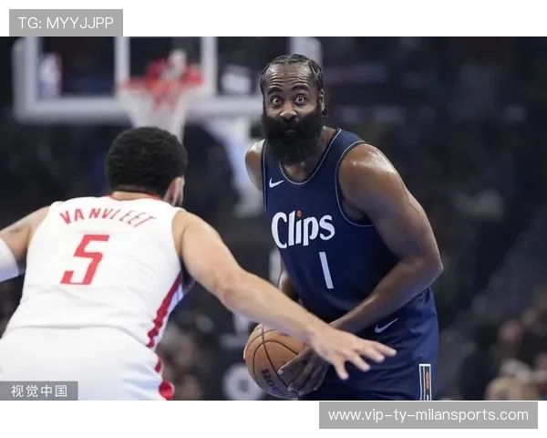 快船攻防平衡，末节连得十分锁胜局，快船打法