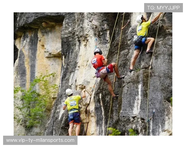 攀岩选手在墙面上“反重力”横移震惊全网