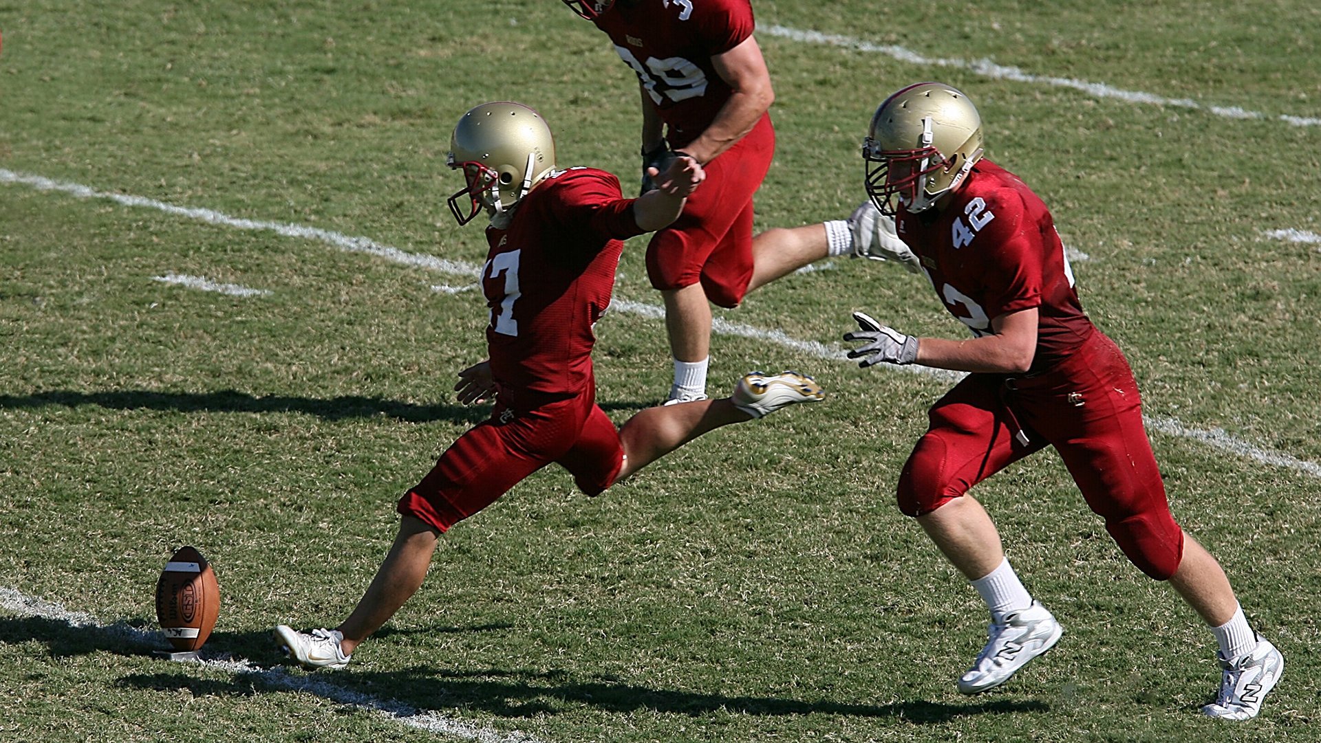 “胡利安·门德斯的精准传球与敏锐视野,成为阿根廷美洲狮队的关键武器”
